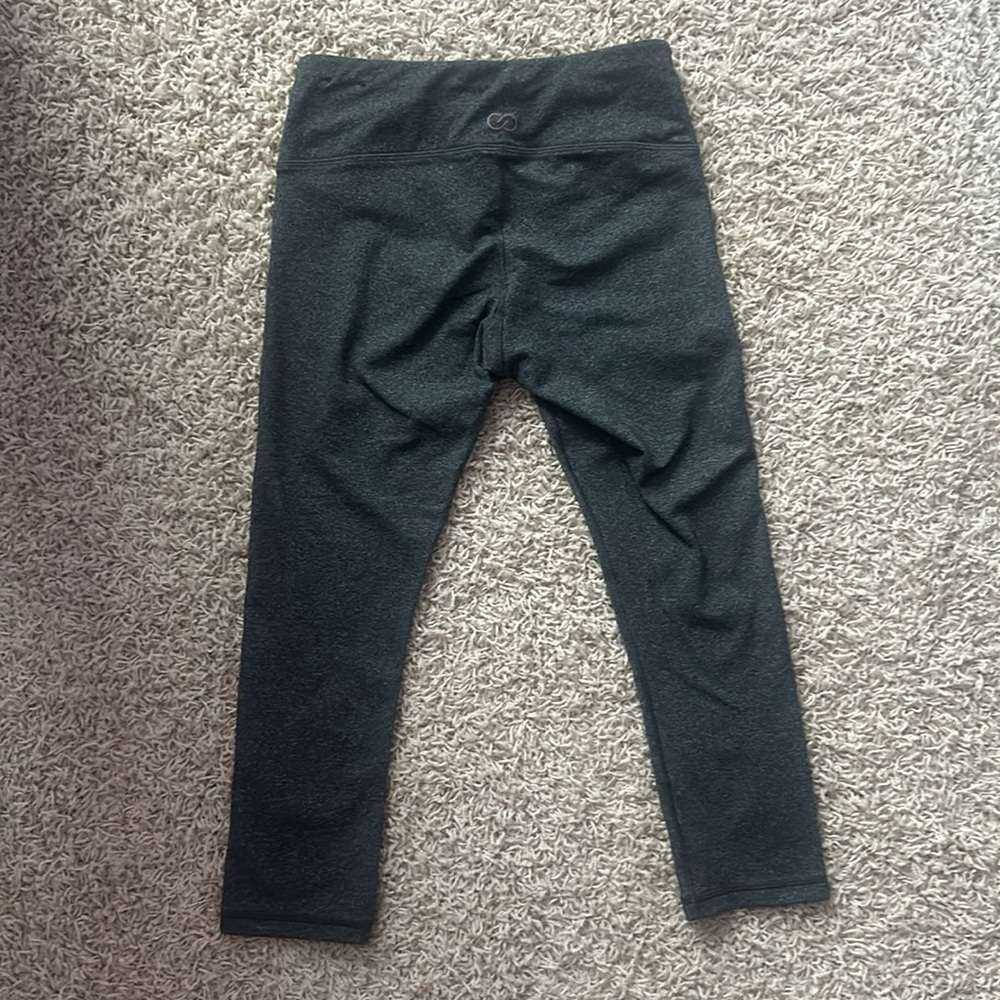NWOT CALIA Women’s XS Gray Capri Leggings - Picture 2 of 4